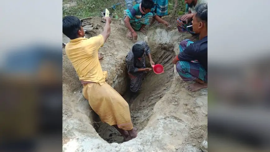 নিহত জালাল উদ্দিনের লাশ  উত্তোলন